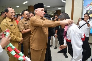 Sekda Sambut Juara Bola dan Kempo Porwil Sumatera